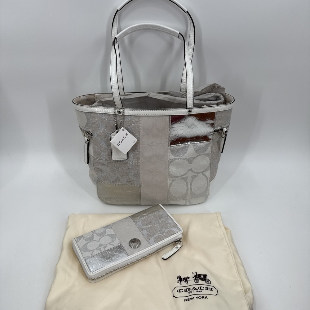 Coach Womens Y2K Patchwork Metallic Silver White Shoulder Bag 13496 w/Wallet